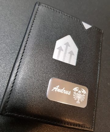 Nahast kaarditasku
